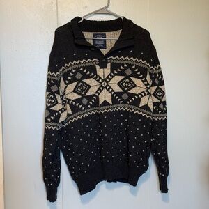 American Eagle Outfitters Black and Cream Zip-Up Sweater
